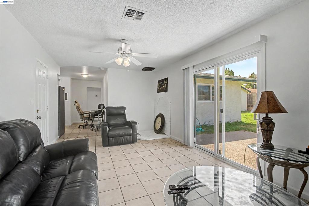 204 Clemmensen Ave, Madera, CA 93637