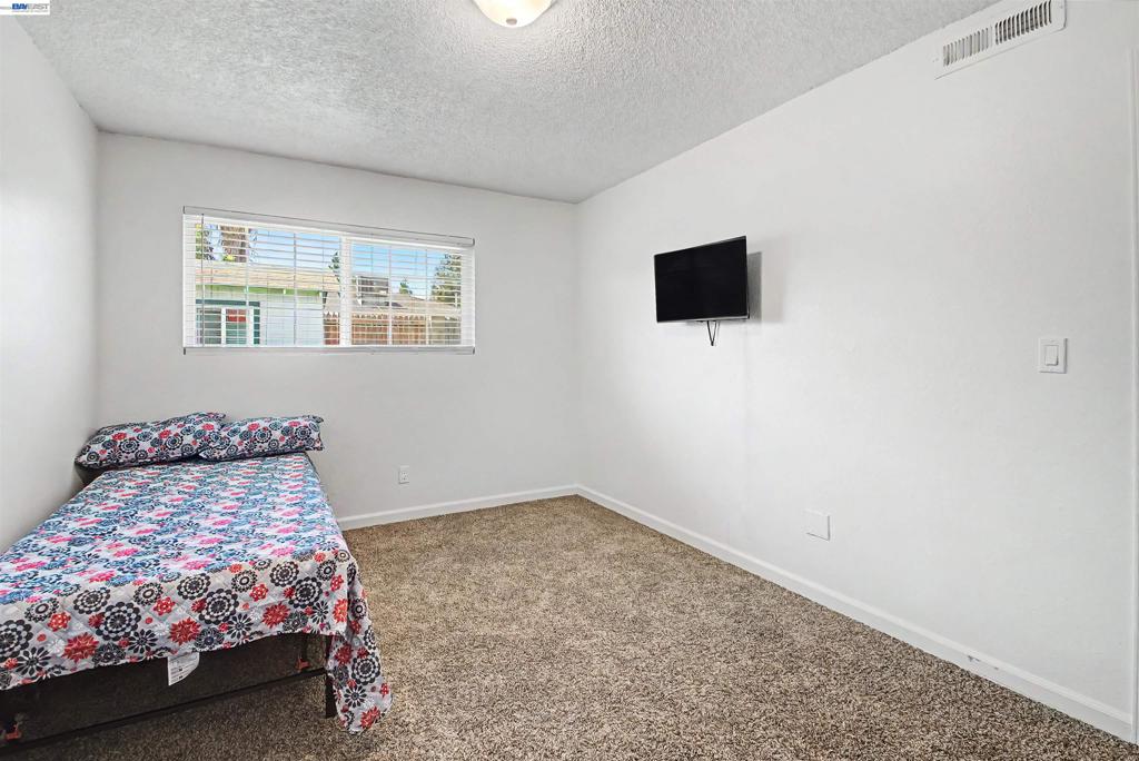204 Clemmensen Ave, Madera, CA 93637
