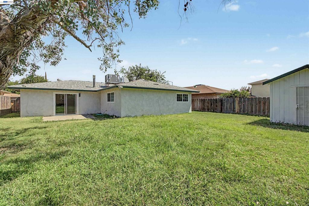 204 Clemmensen Ave, Madera, CA 93637