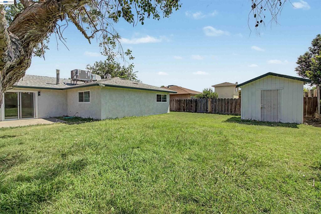 204 Clemmensen Ave, Madera, CA 93637
