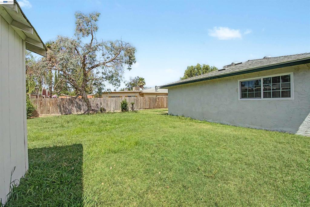 204 Clemmensen Ave, Madera, CA 93637