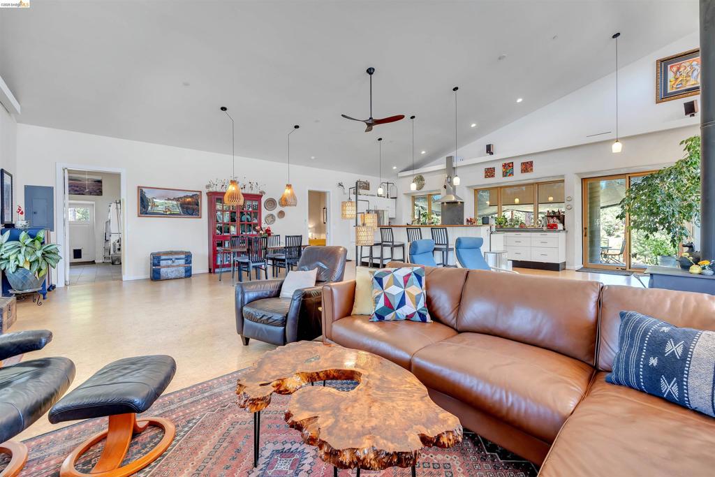 9935 Jackass creek Rd, Groveland, CA 95321