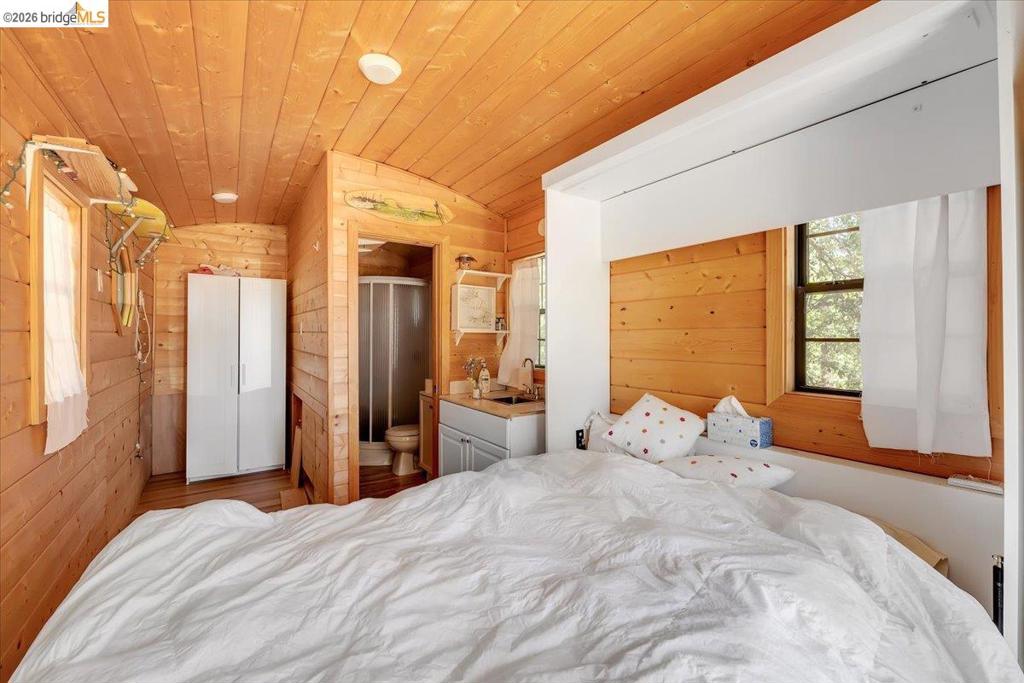 9935 Jackass creek Rd, Groveland, CA 95321