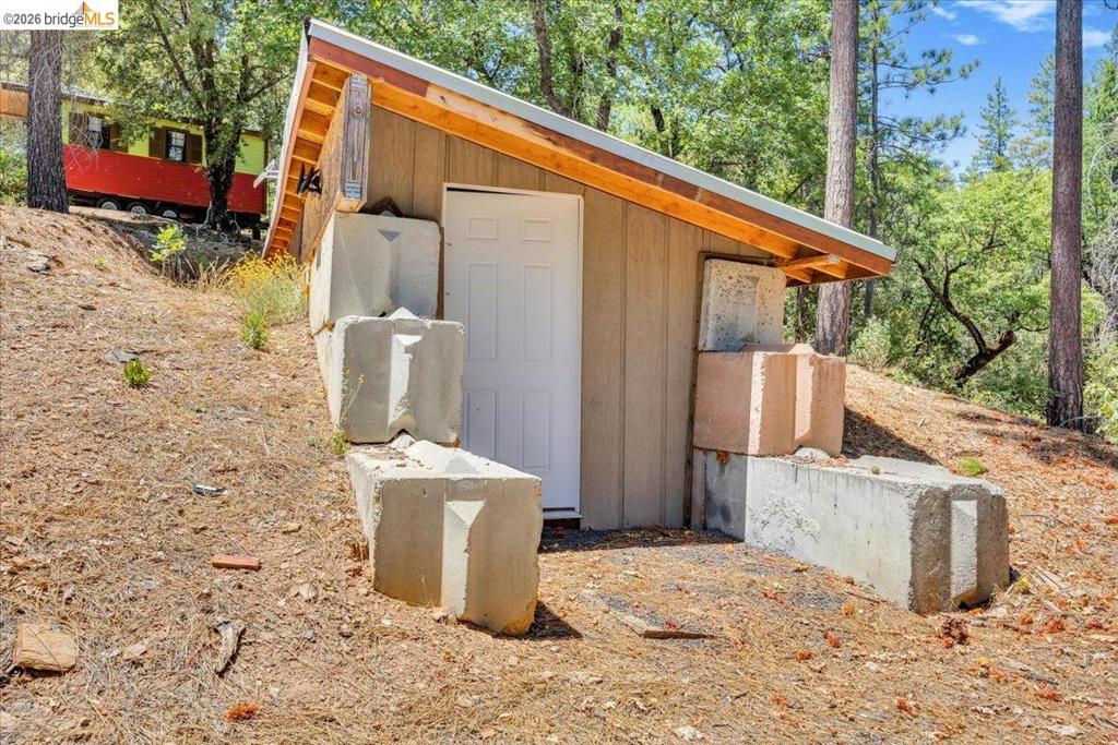 9935 Jackass creek Rd, Groveland, CA 95321