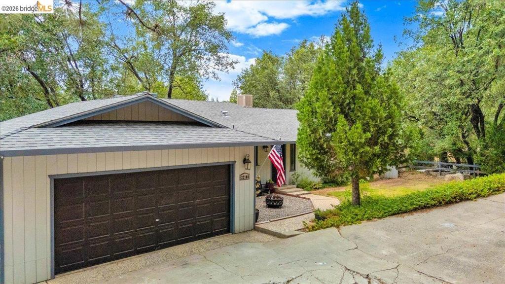 22100 Thunderbolt Dr., Sonora, CA 95370