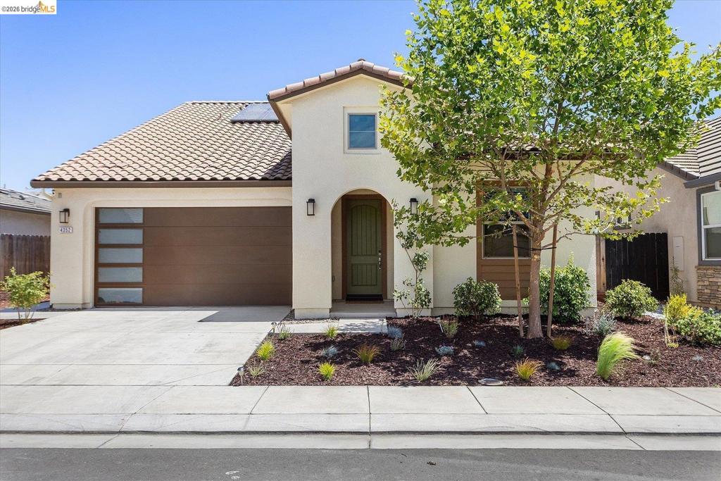 4352 Vanguard DR, Modesto, CA 95356