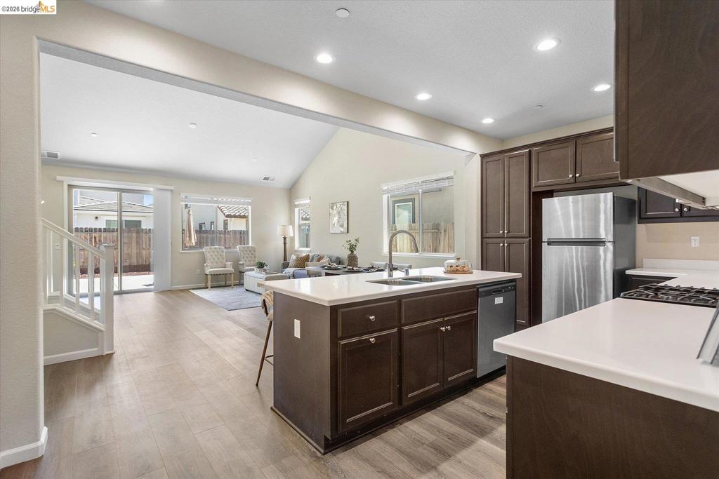 4352 Vanguard DR, Modesto, CA 95356