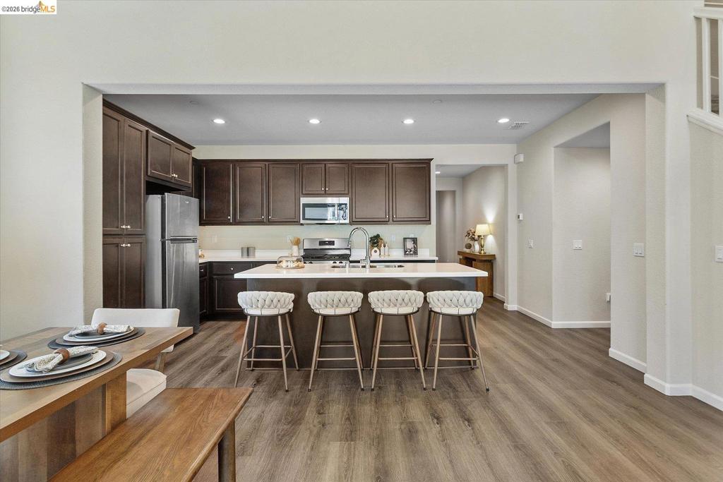 4352 Vanguard DR, Modesto, CA 95356