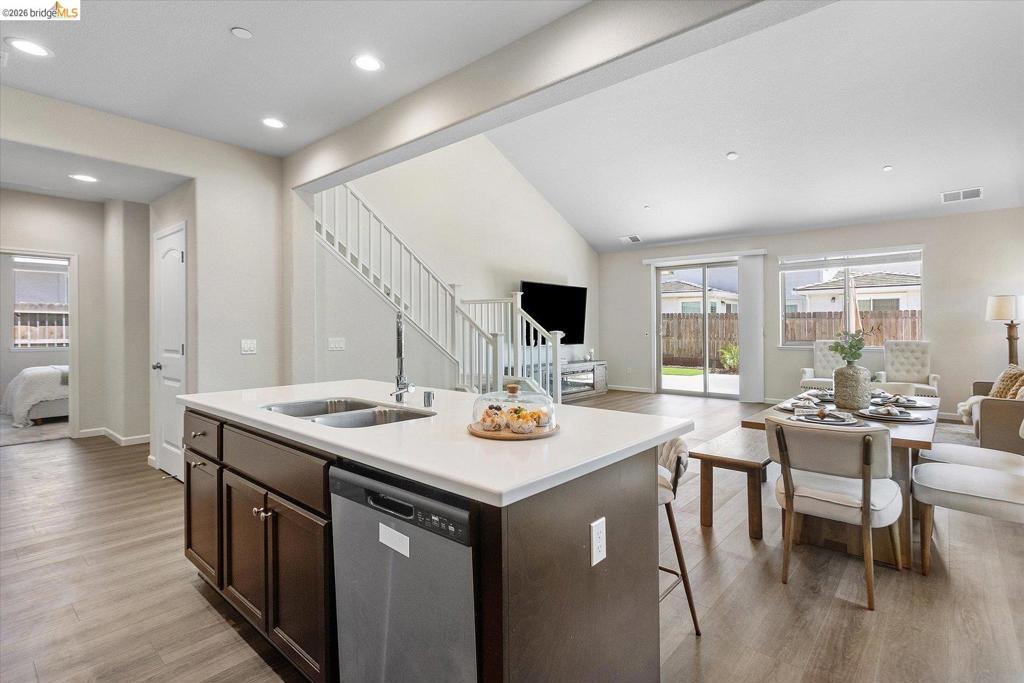 4352 Vanguard DR, Modesto, CA 95356