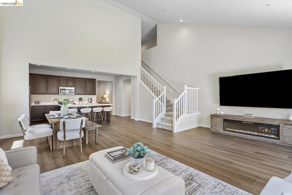 4352 Vanguard DR, Modesto, CA 95356
