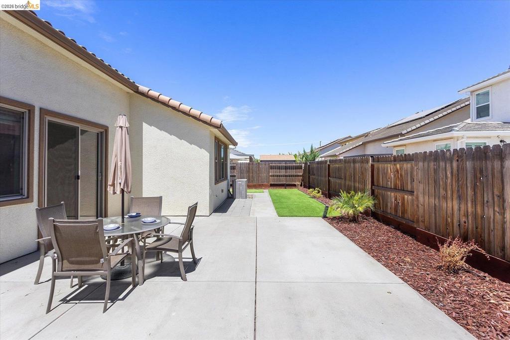 4352 Vanguard DR, Modesto, CA 95356