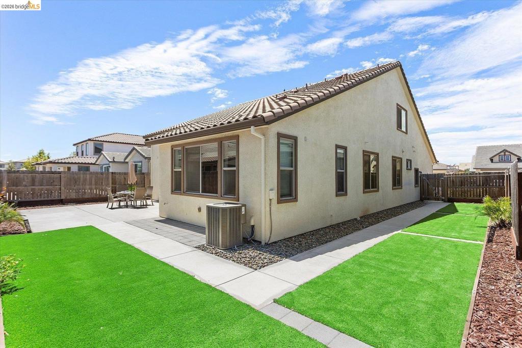 4352 Vanguard DR, Modesto, CA 95356