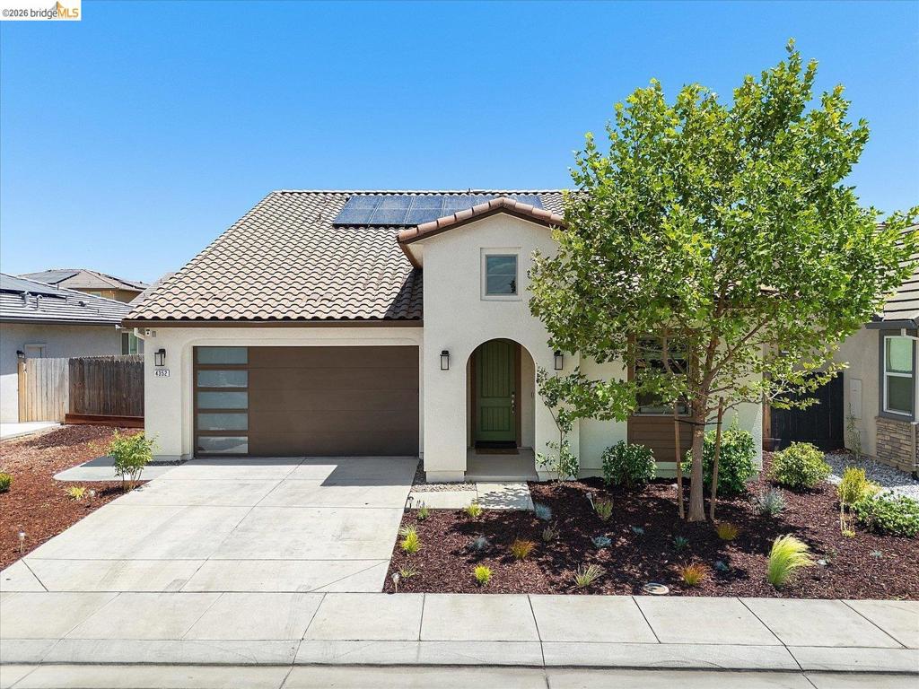 4352 Vanguard DR, Modesto, CA 95356
