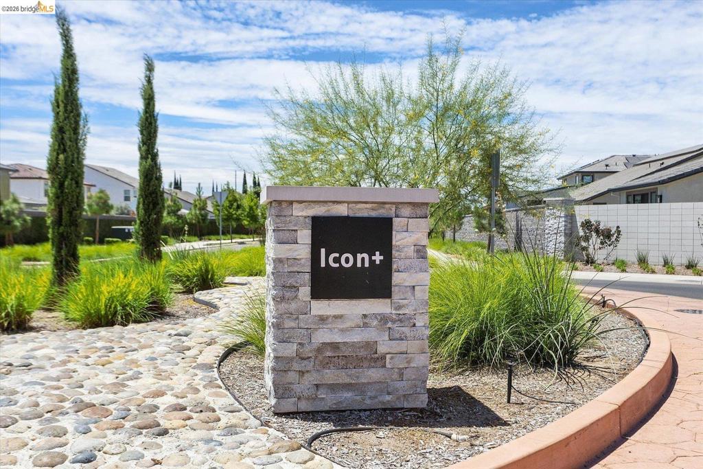 4352 Vanguard DR, Modesto, CA 95356