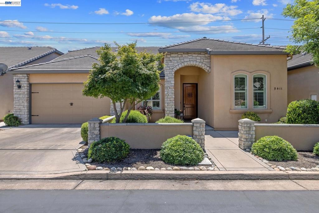 5411 West Mission Avenue, Visalia, CA 93277