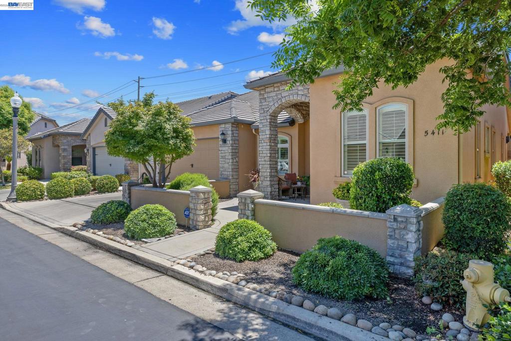 5411 West Mission Avenue, Visalia, CA 93277