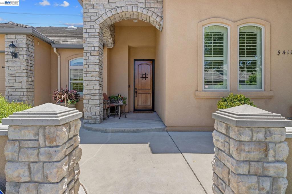 5411 West Mission Avenue, Visalia, CA 93277