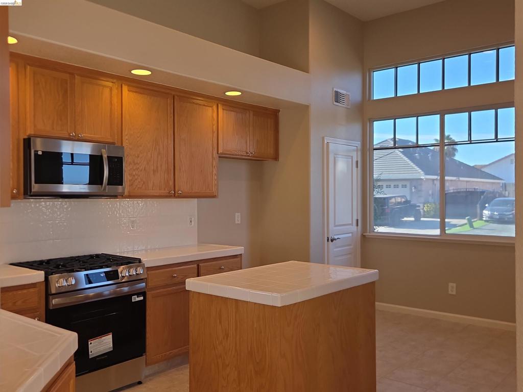 1867 Treeline Way, Manteca, CA 95336