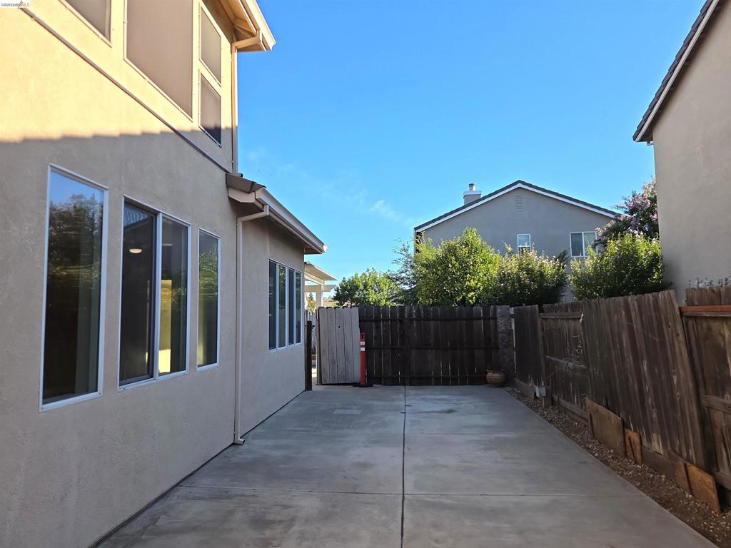 1867 Treeline Way, Manteca, CA 95336
