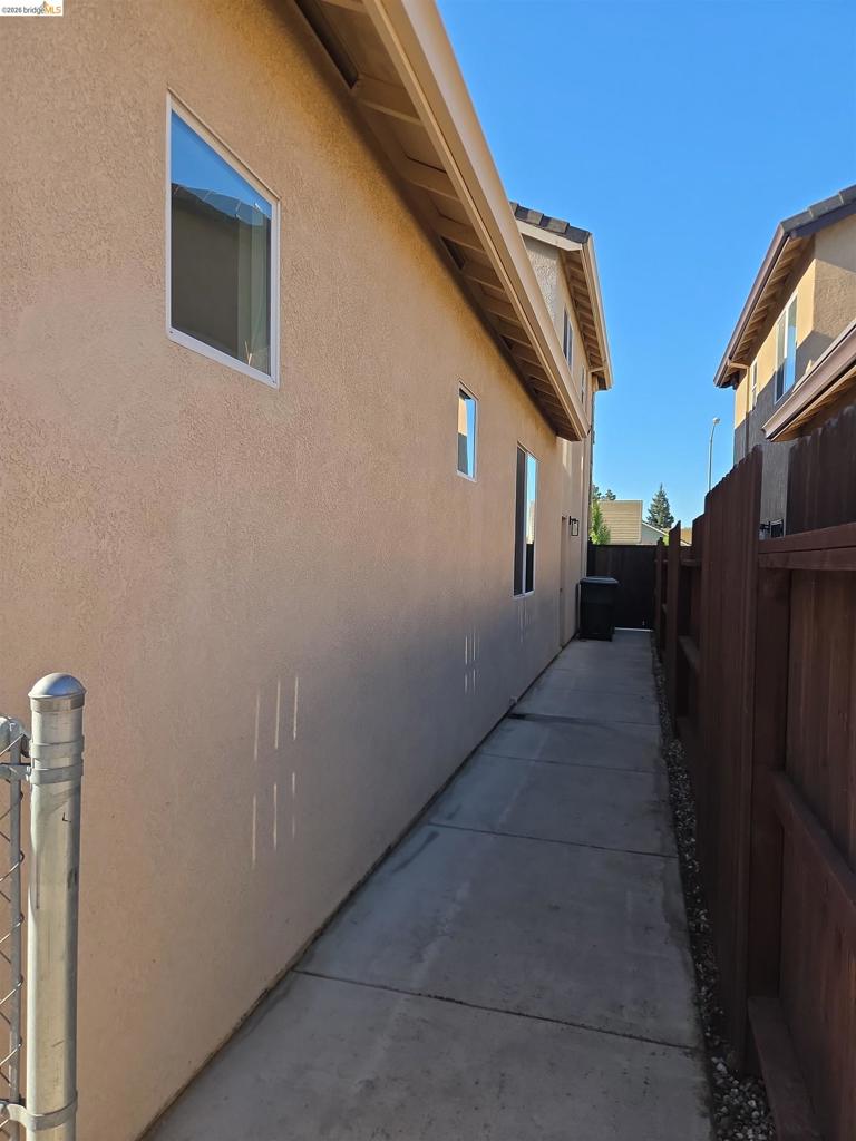 1867 Treeline Way, Manteca, CA 95336