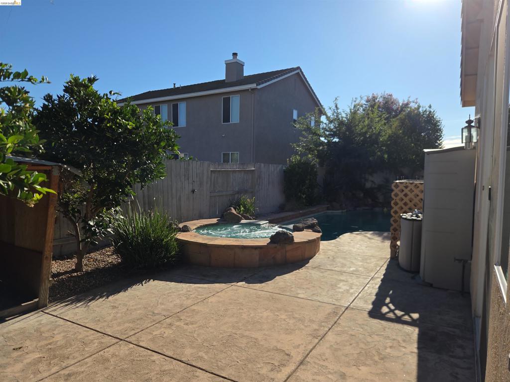 1867 Treeline Way, Manteca, CA 95336