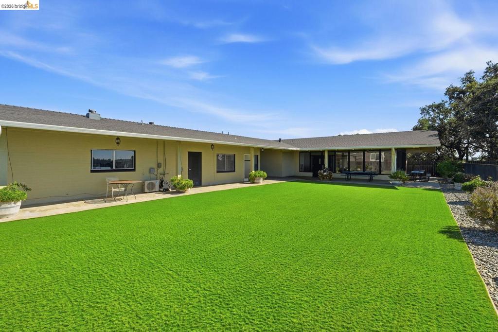 8200 Jantzen RD, Modesto, CA 95357
