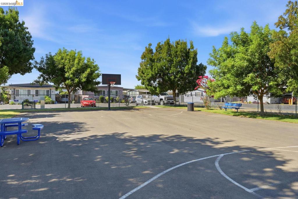 8200 Jantzen RD, Modesto, CA 95357