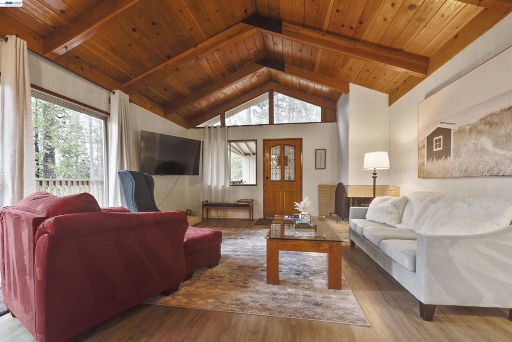 22461 Ponderosa Dr, Twain Harte, CA 95383