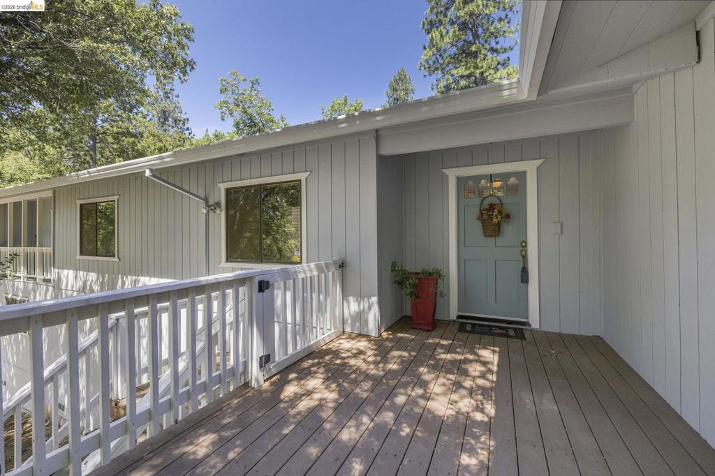 22148 Crystal Falls Dr. West, Sonora, CA 95370