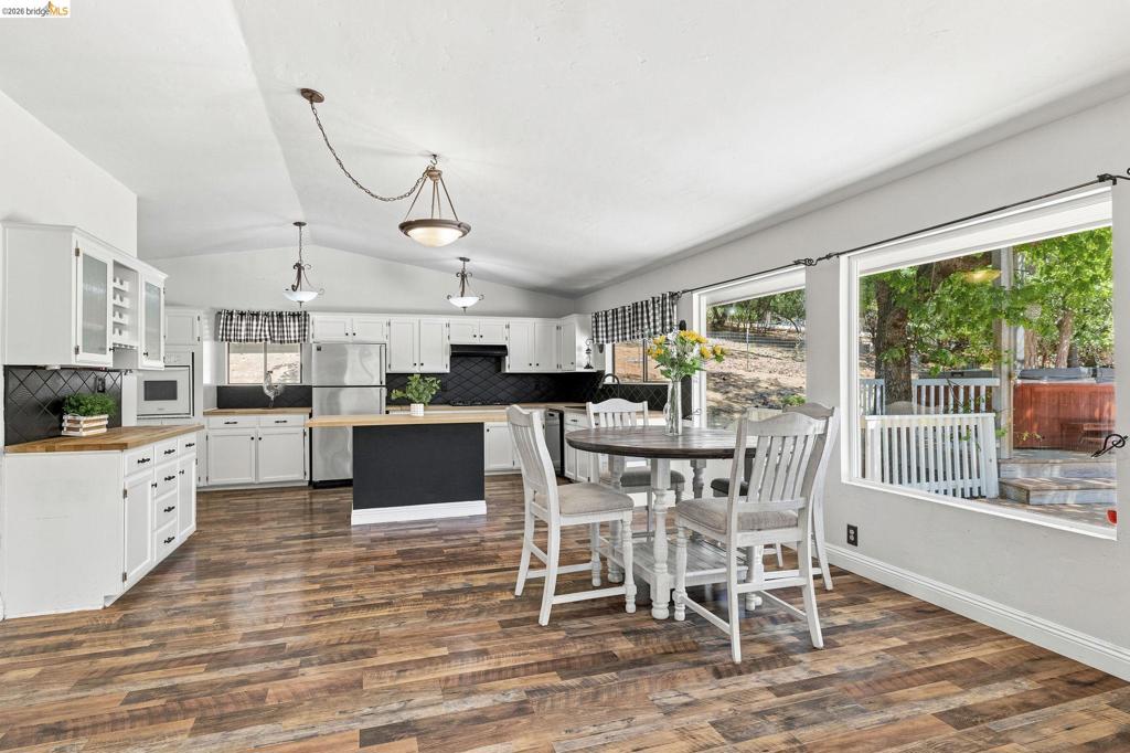 22148 Crystal Falls Dr. West, Sonora, CA 95370