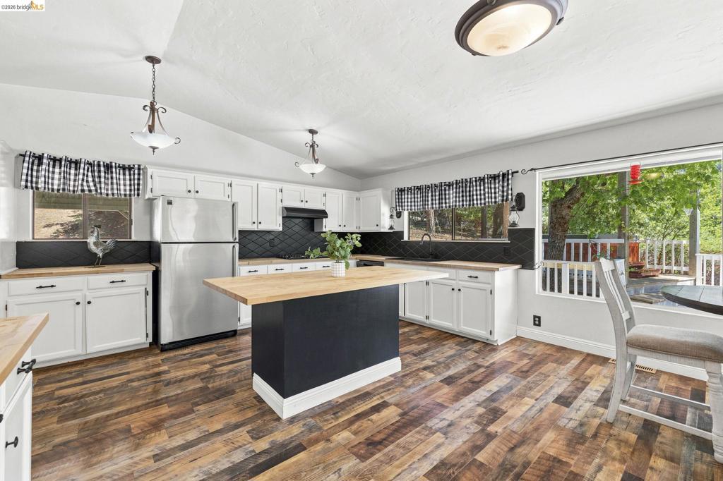 22148 Crystal Falls Dr. West, Sonora, CA 95370