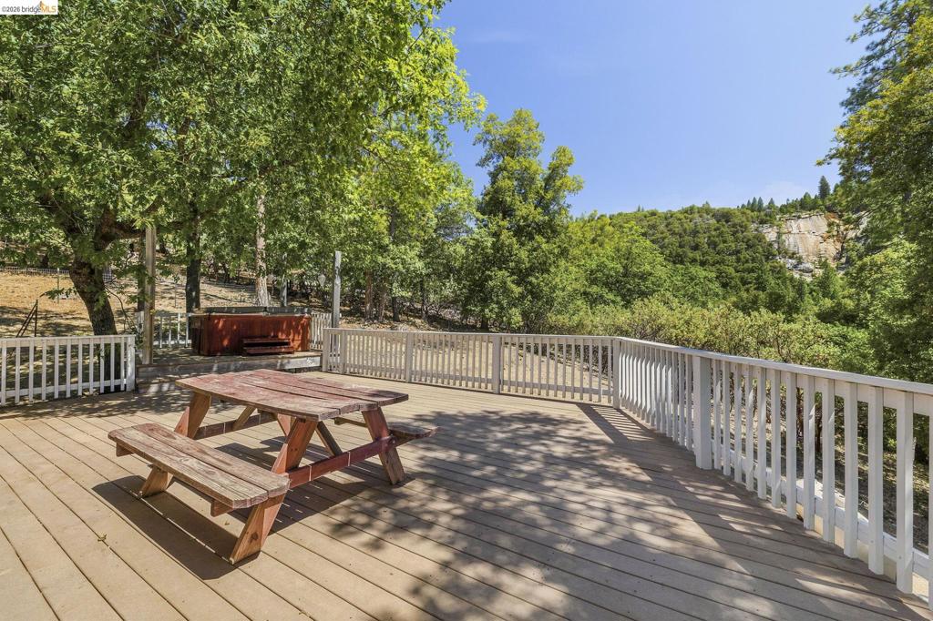 22148 Crystal Falls Dr. West, Sonora, CA 95370