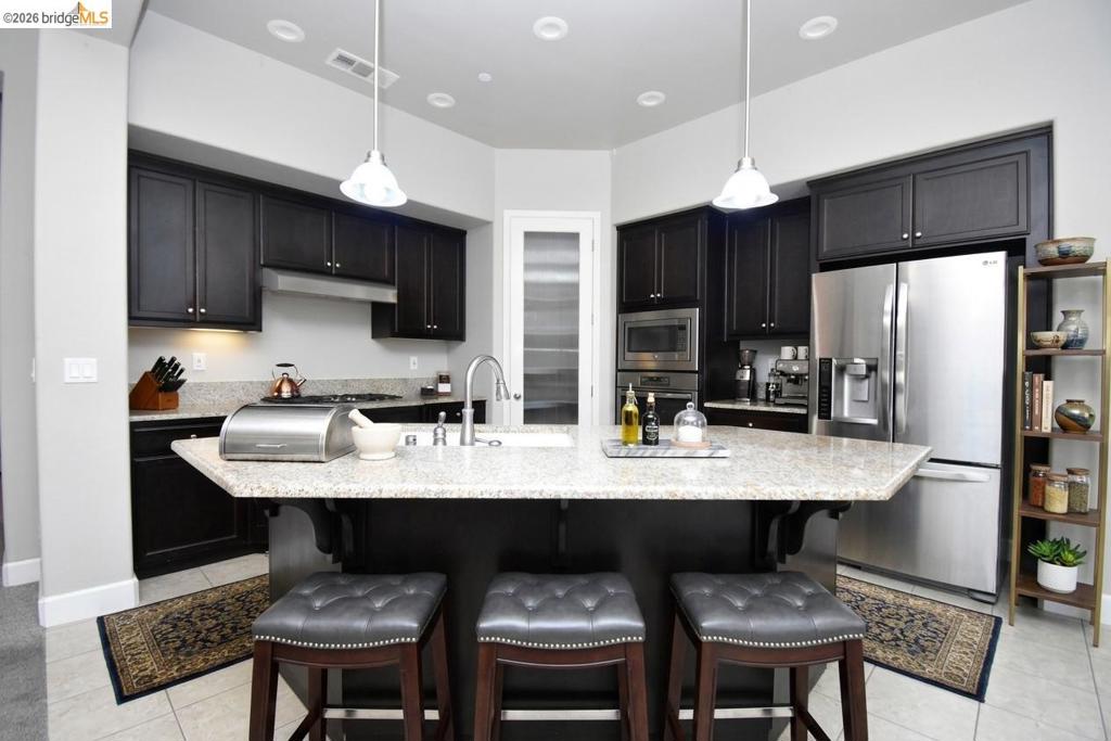 1110 Clearwater Creek Blvd, Manteca, CA 95336