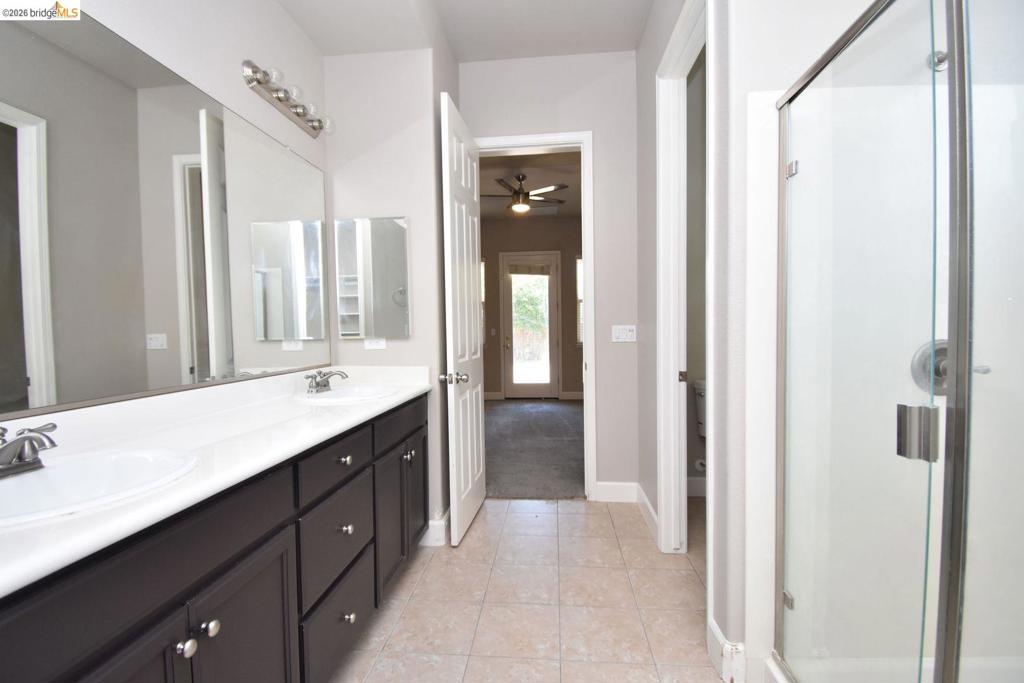 1110 Clearwater Creek Blvd, Manteca, CA 95336