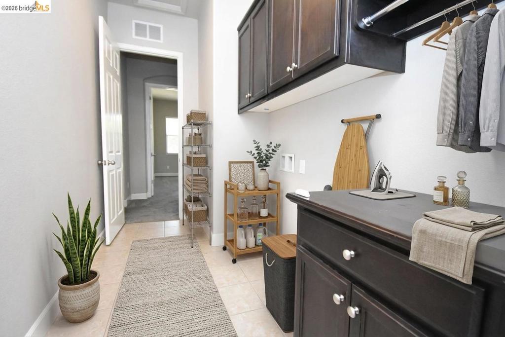 1110 Clearwater Creek Blvd, Manteca, CA 95336