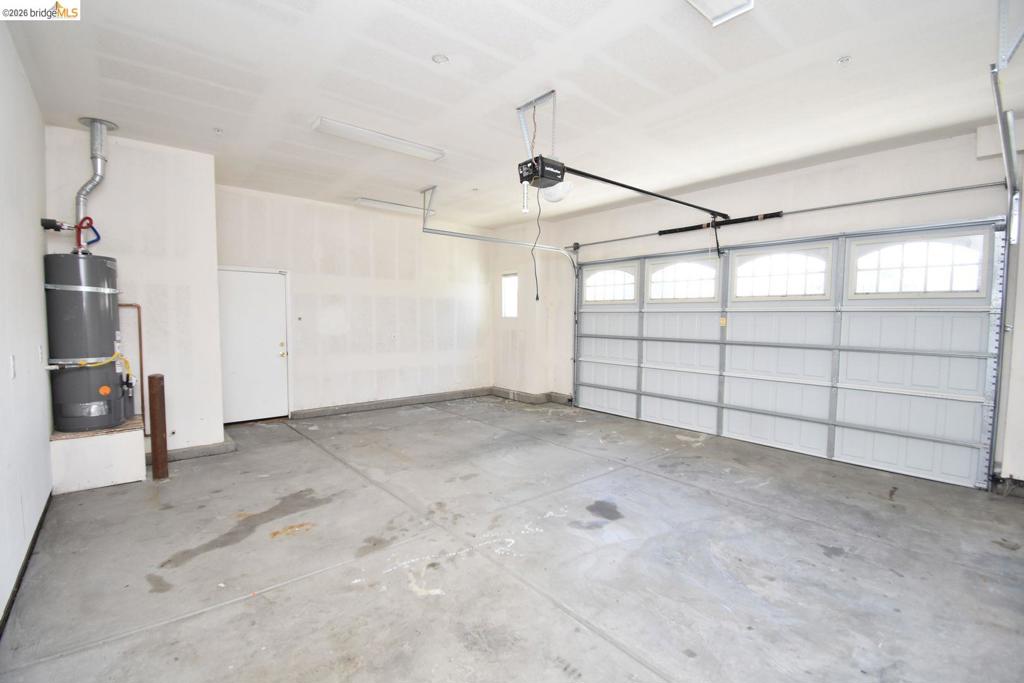 1110 Clearwater Creek Blvd, Manteca, CA 95336