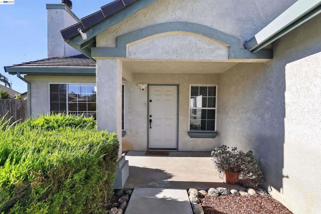 412 Grousehedge Way, Newman, CA 95360