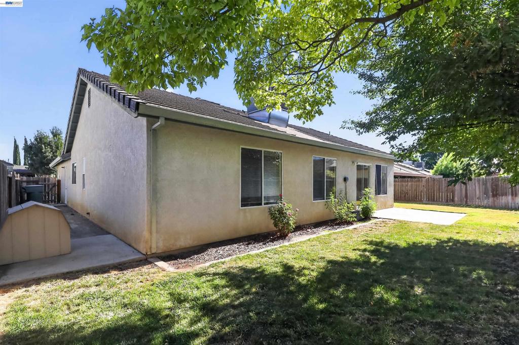 412 Grousehedge Way, Newman, CA 95360