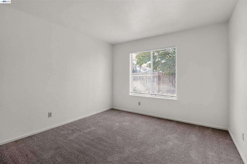 412 Grousehedge Way, Newman, CA 95360