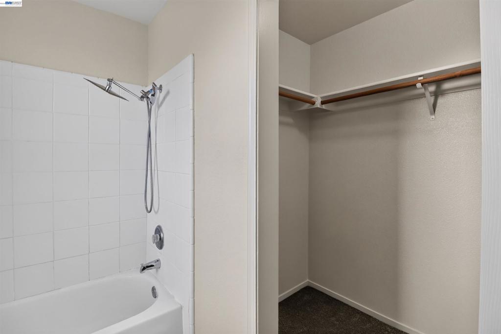 412 Grousehedge Way, Newman, CA 95360