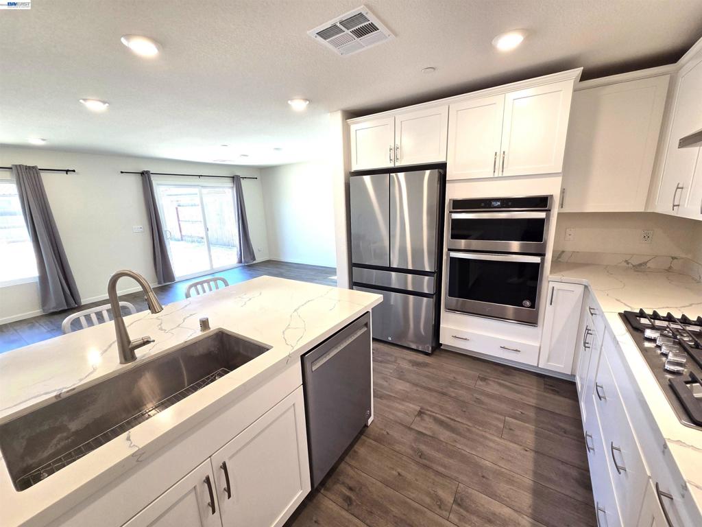 1721 Stephanie St, Manteca, CA 95337