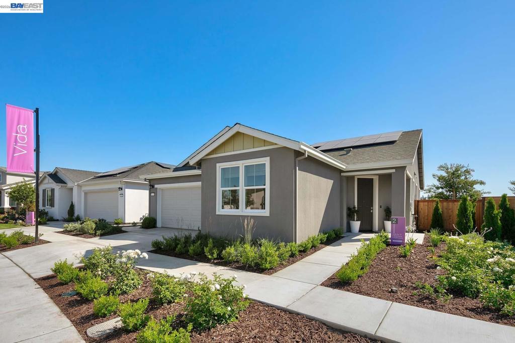 1049 Briar Court, Manteca, CA 95336