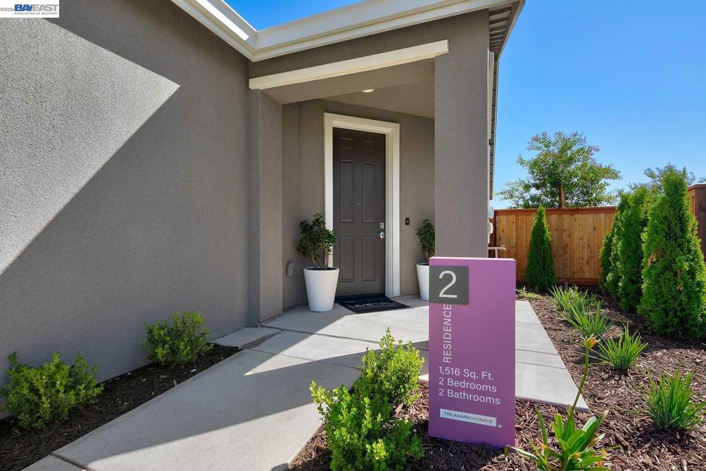 1049 Briar Court, Manteca, CA 95336