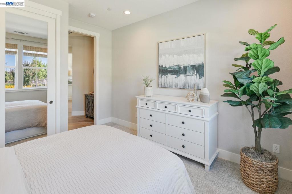 1049 Briar Court, Manteca, CA 95336