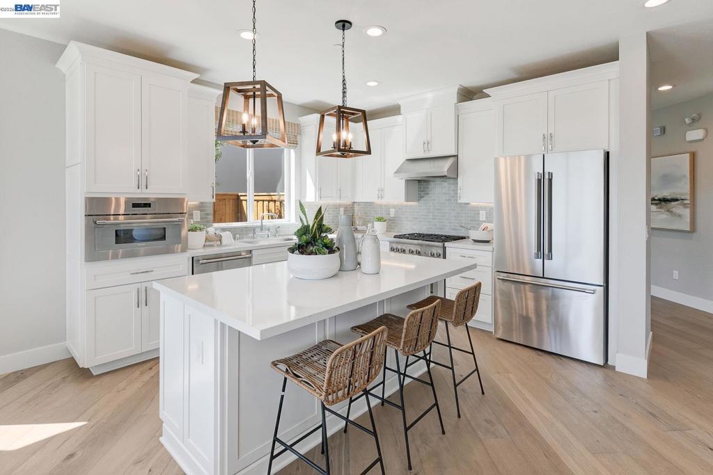 1049 Briar Court, Manteca, CA 95336