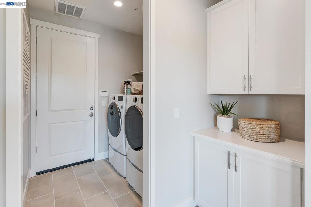 1049 Briar Court, Manteca, CA 95336