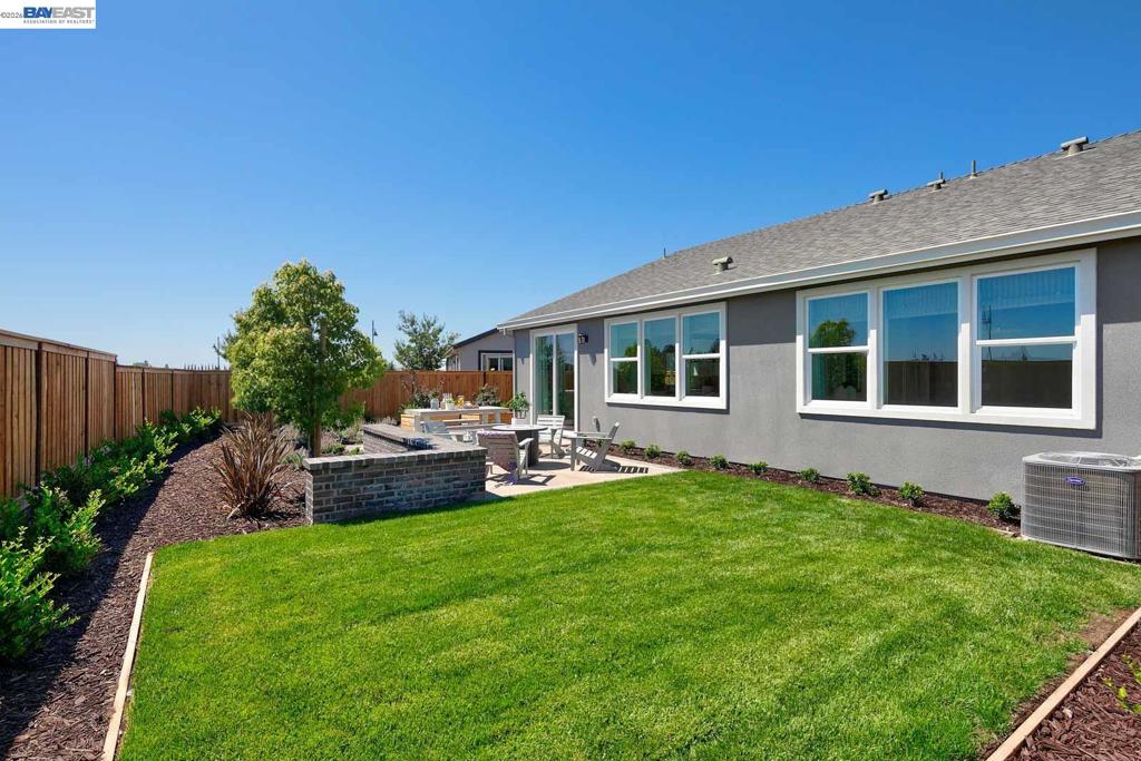 1049 Briar Court, Manteca, CA 95336
