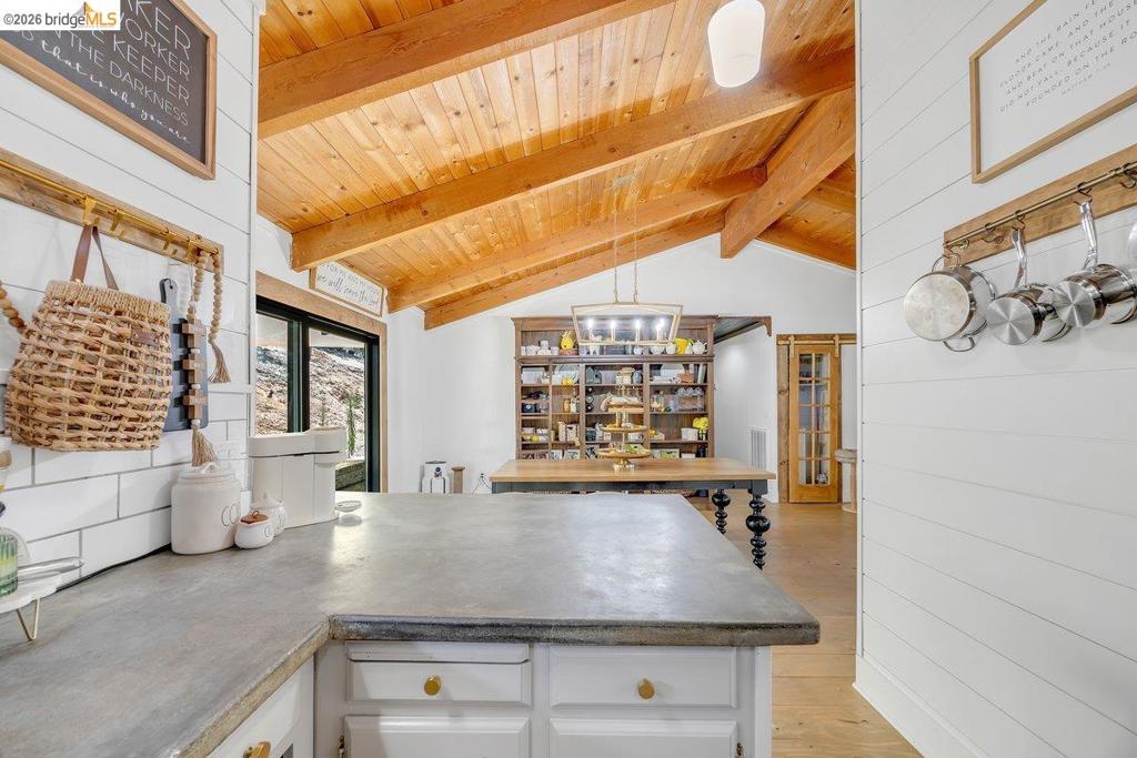 19813 Via Redonda Rd, Sonora, CA 95370-0000