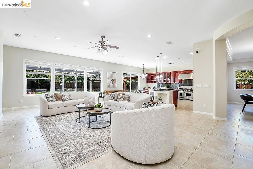 1413 Sweetbriar Ct, Brentwood (CC), CA 94513