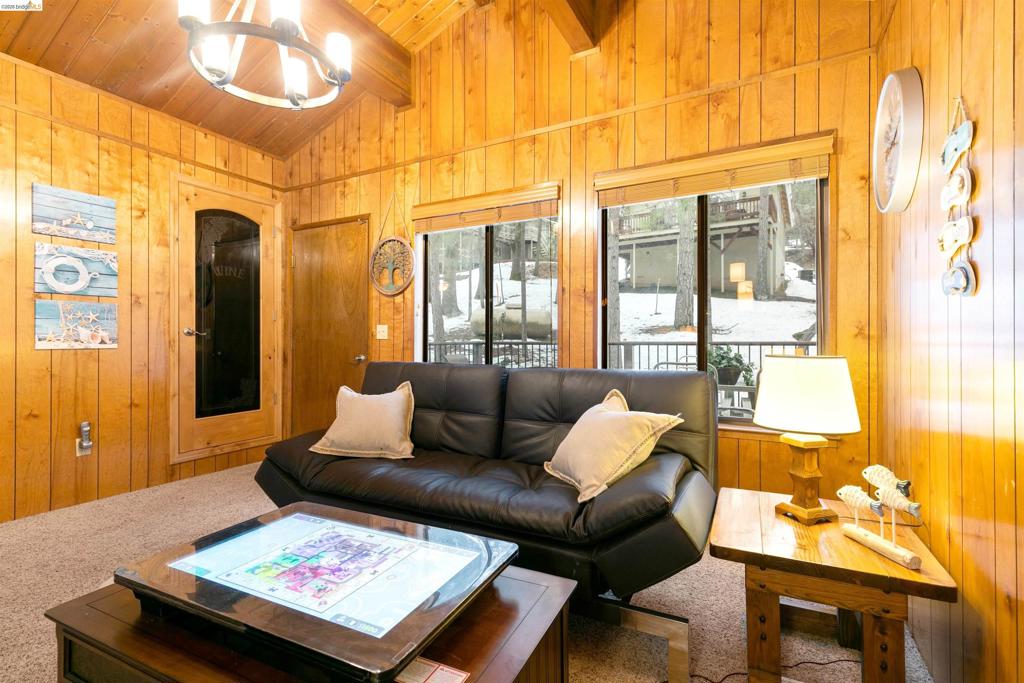 19749 Pine Mountain Dr., Groveland, CA 95321
